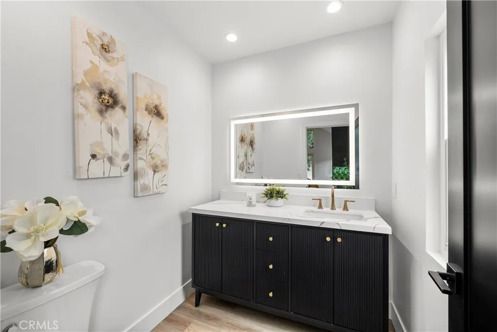 7307 Forbes Avenue, Lake Balboa, California 91406 home-pic-33